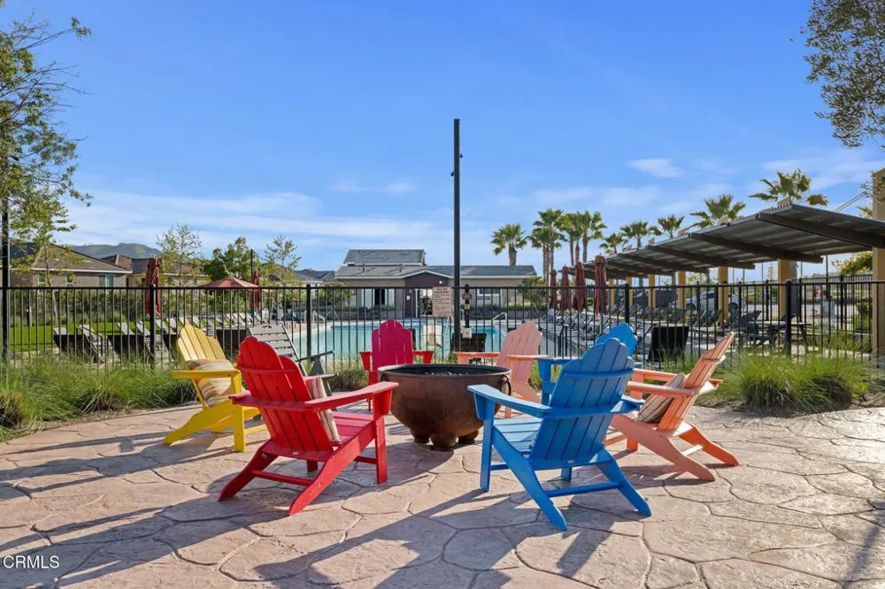 2072 Harvest Loop Santa Paula, CA 93060