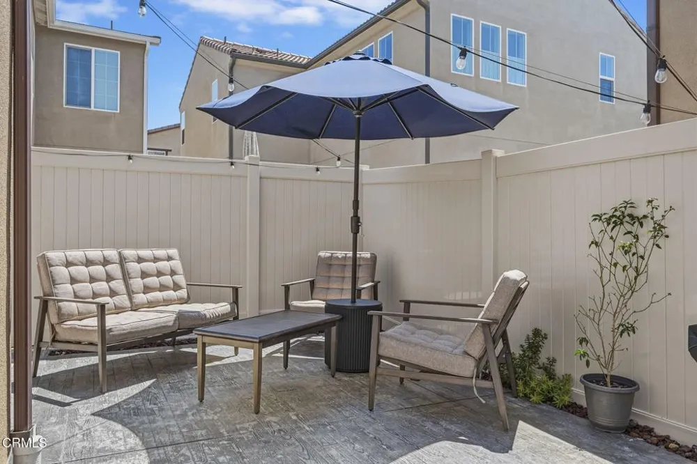2072 Harvest Loop Santa Paula, CA 93060