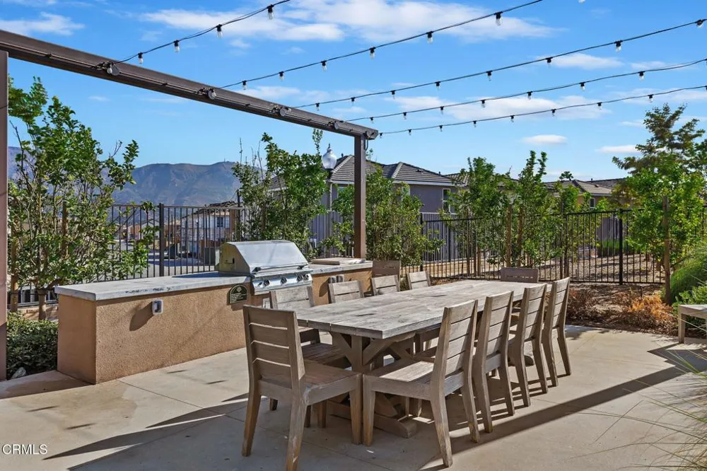 2072 Harvest Loop Santa Paula, CA 93060