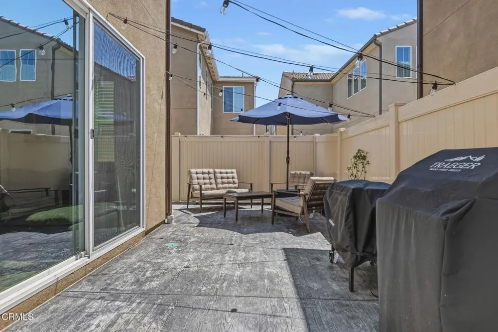 2072 Harvest Loop Santa Paula, CA 93060