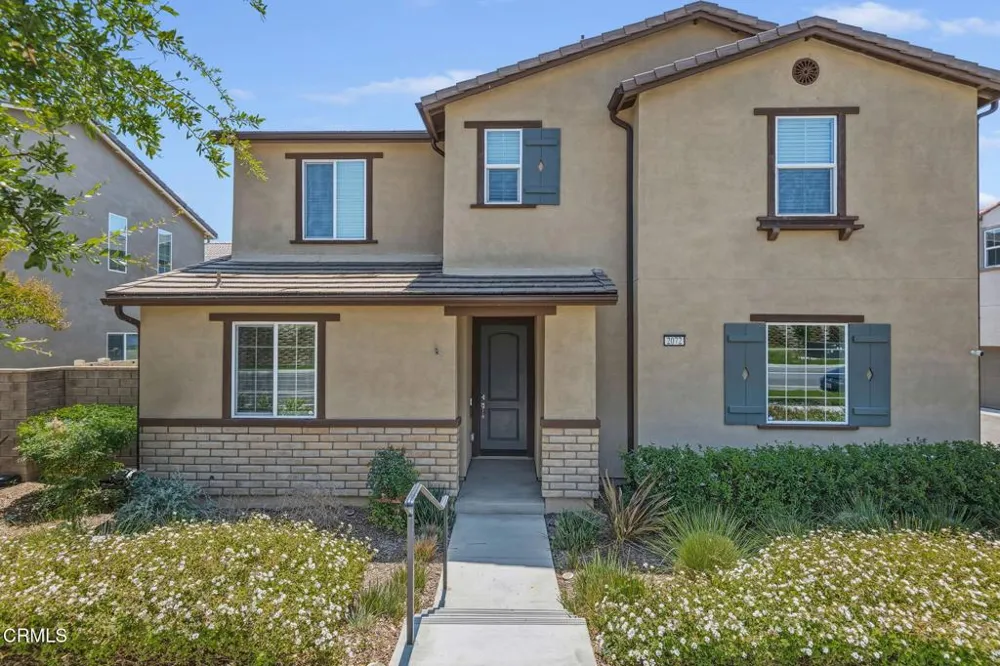 2072 Harvest Loop Santa Paula, CA 93060