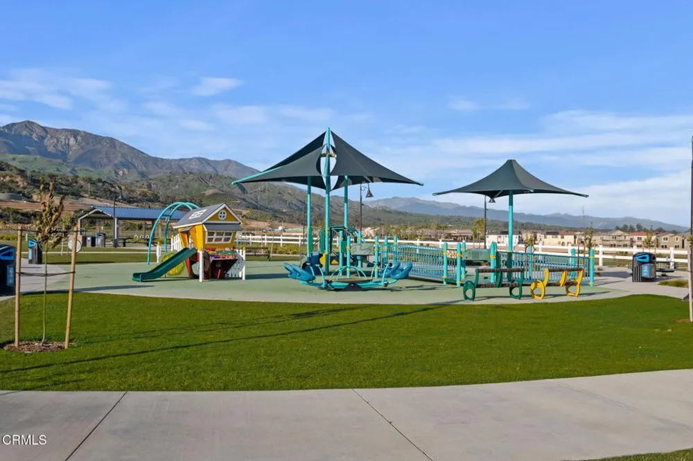 2072 Harvest Loop Santa Paula, CA 93060