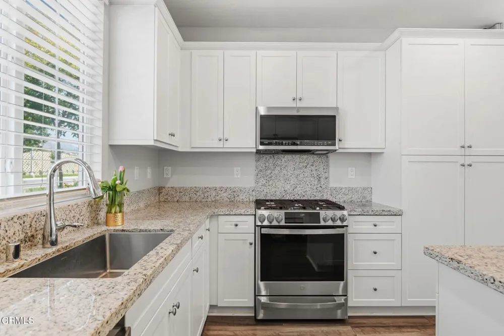 2072 Harvest Loop Santa Paula, CA 93060