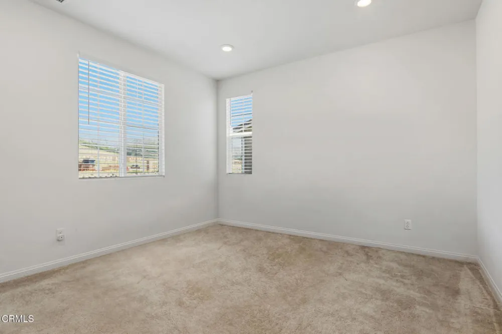 2072 Harvest Loop Santa Paula, CA 93060