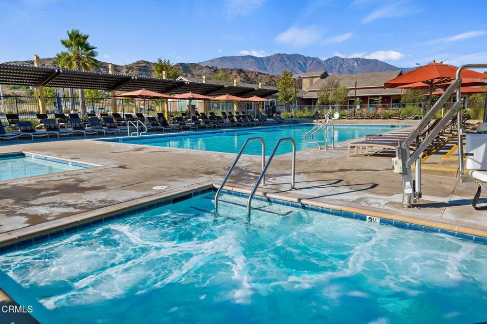 2072 Harvest Loop Santa Paula, CA 93060