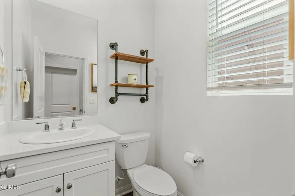 2072 Harvest Loop Santa Paula, CA 93060