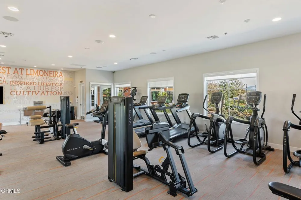 2072 Harvest Loop Santa Paula, CA 93060