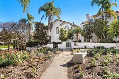 322 Jasmine Avenue Corona del Mar, CA 92625