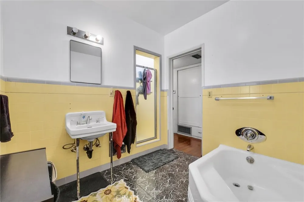9385 Oak Glen Road Cherry Valley, CA 92223