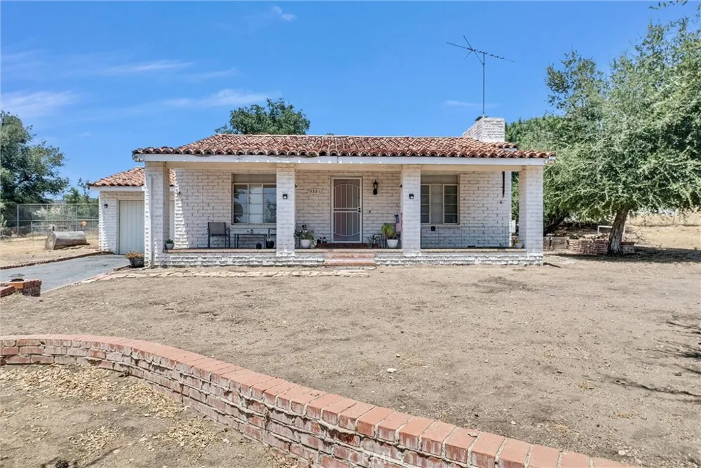 9385 Oak Glen Road Cherry Valley, CA 92223