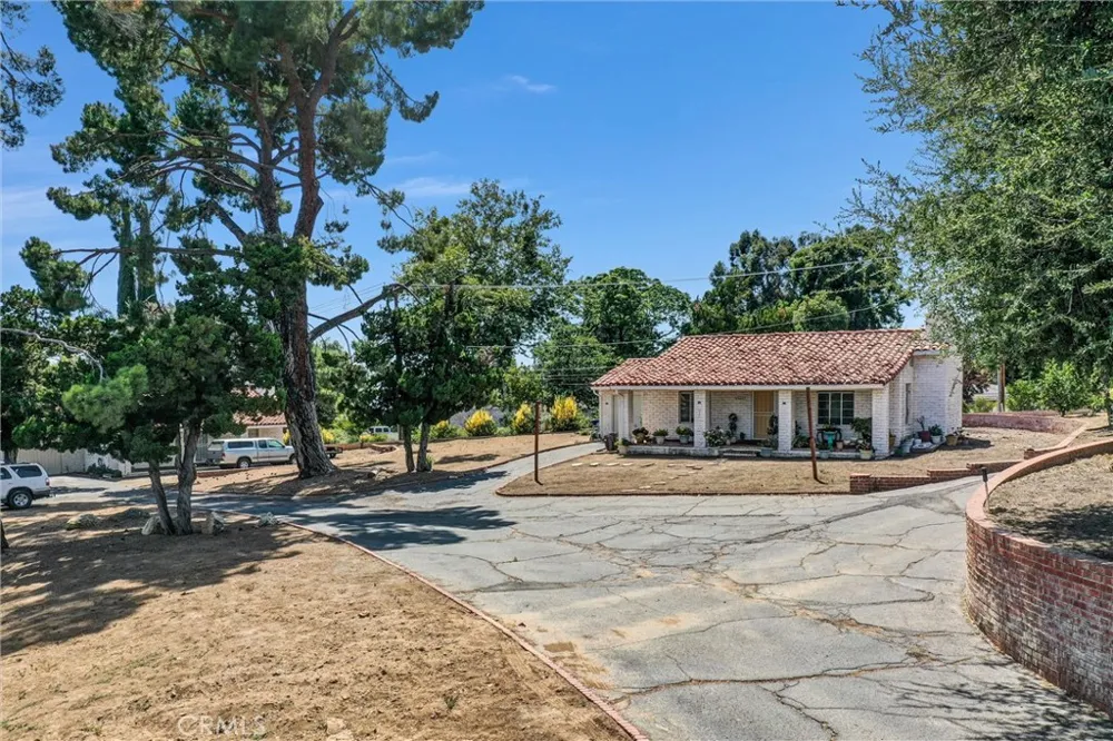 9385 Oak Glen Road Cherry Valley, CA 92223