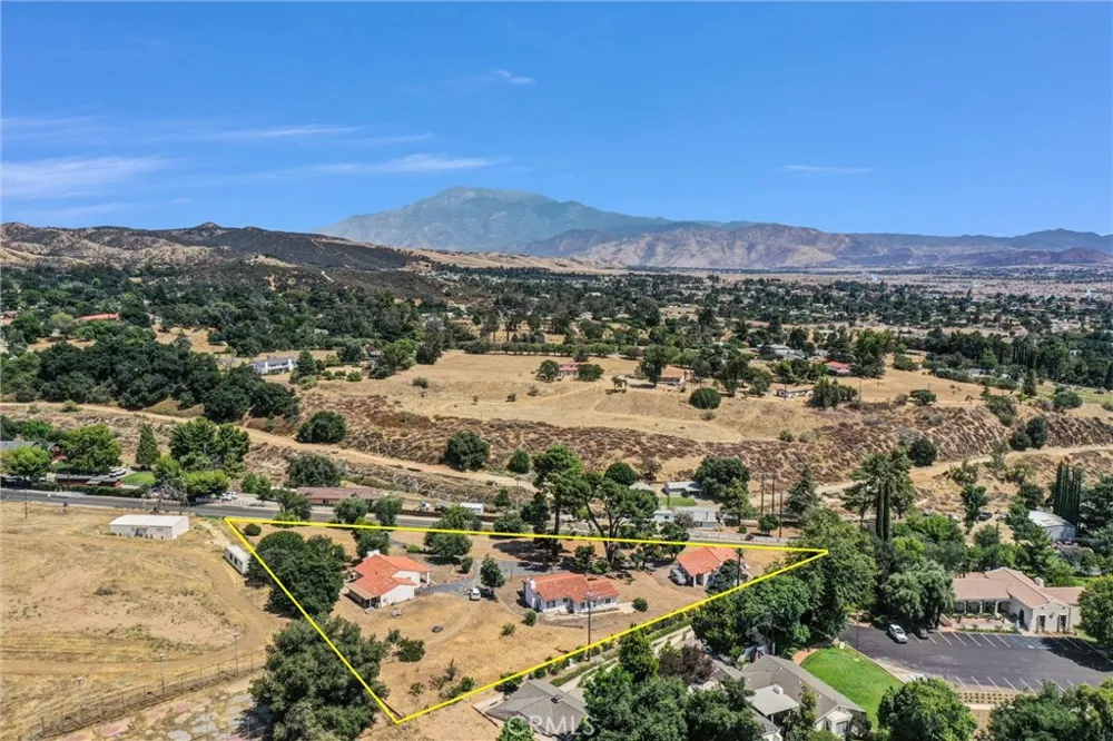 9385 Oak Glen Road Cherry Valley, CA 92223