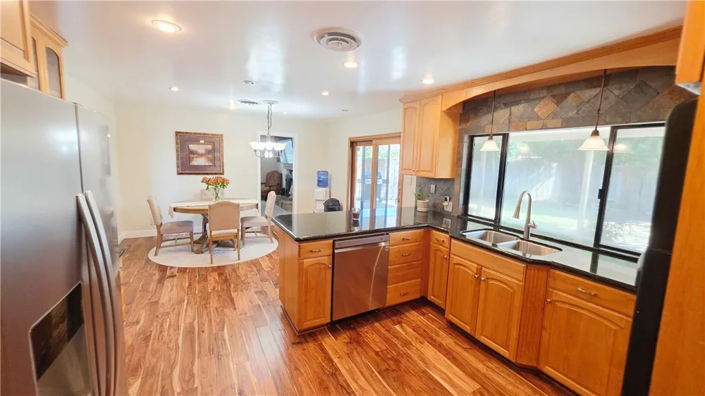 4008 Barbara Bakersfield, CA 93309