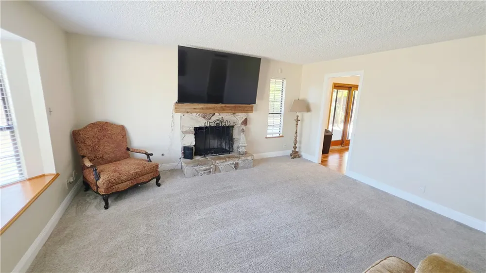 4008 Barbara Bakersfield, CA 93309