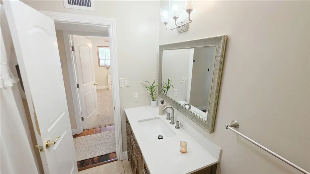 4008 Barbara Bakersfield, CA 93309