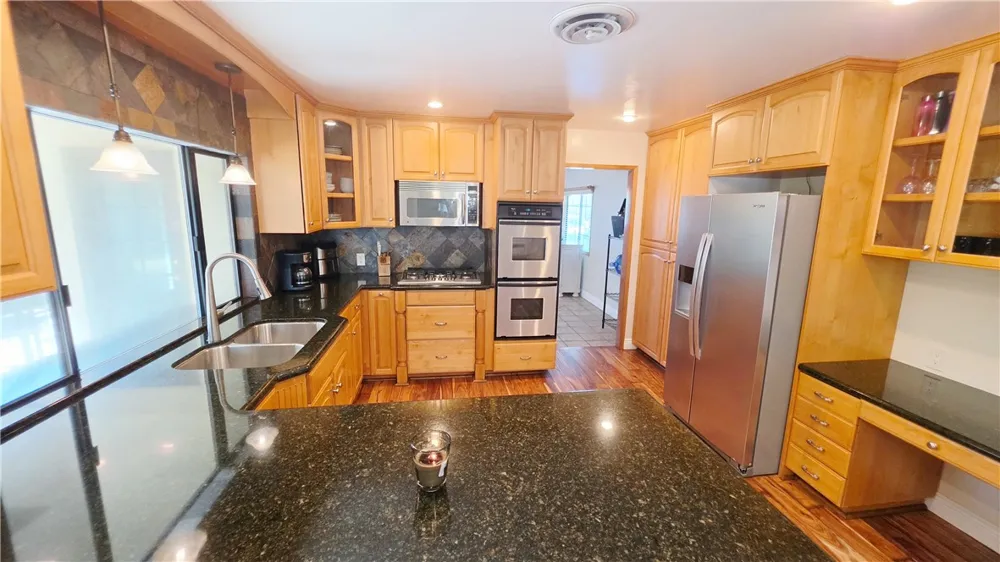 4008 Barbara Bakersfield, CA 93309