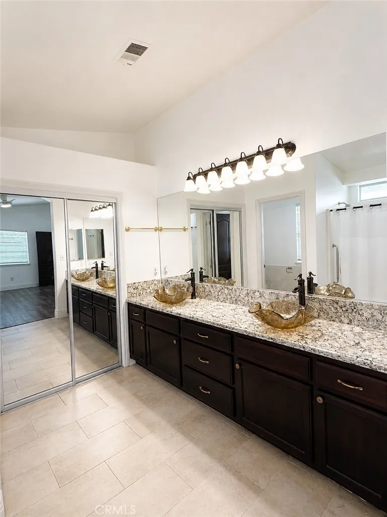 10304 Crandon Park Drive Bakersfield, CA 93312
