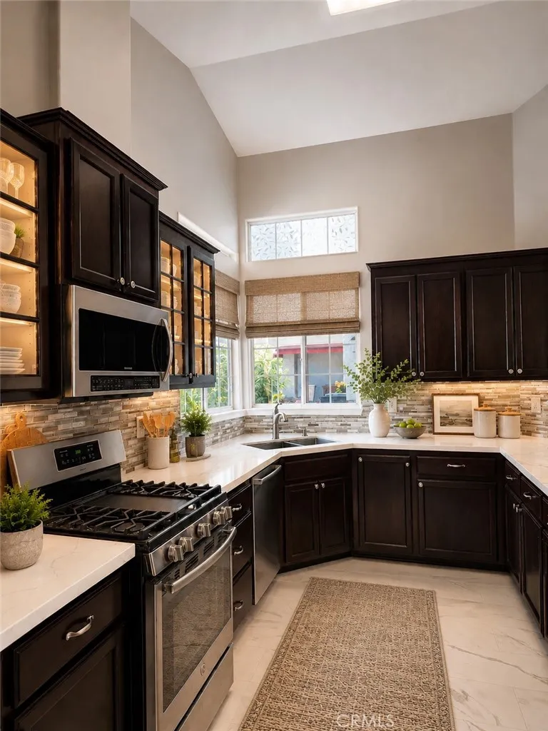 10304 Crandon Park Drive Bakersfield, CA 93312