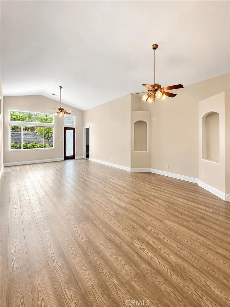 10304 Crandon Park Drive Bakersfield, CA 93312