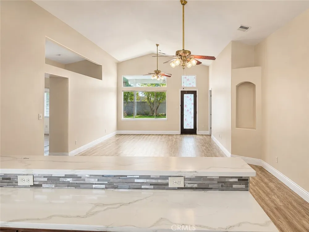 10304 Crandon Park Drive Bakersfield, CA 93312