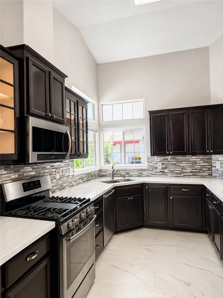 10304 Crandon Park Drive Bakersfield, CA 93312