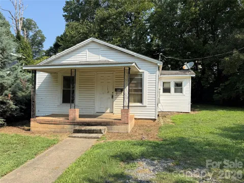 402 Lincoln Street