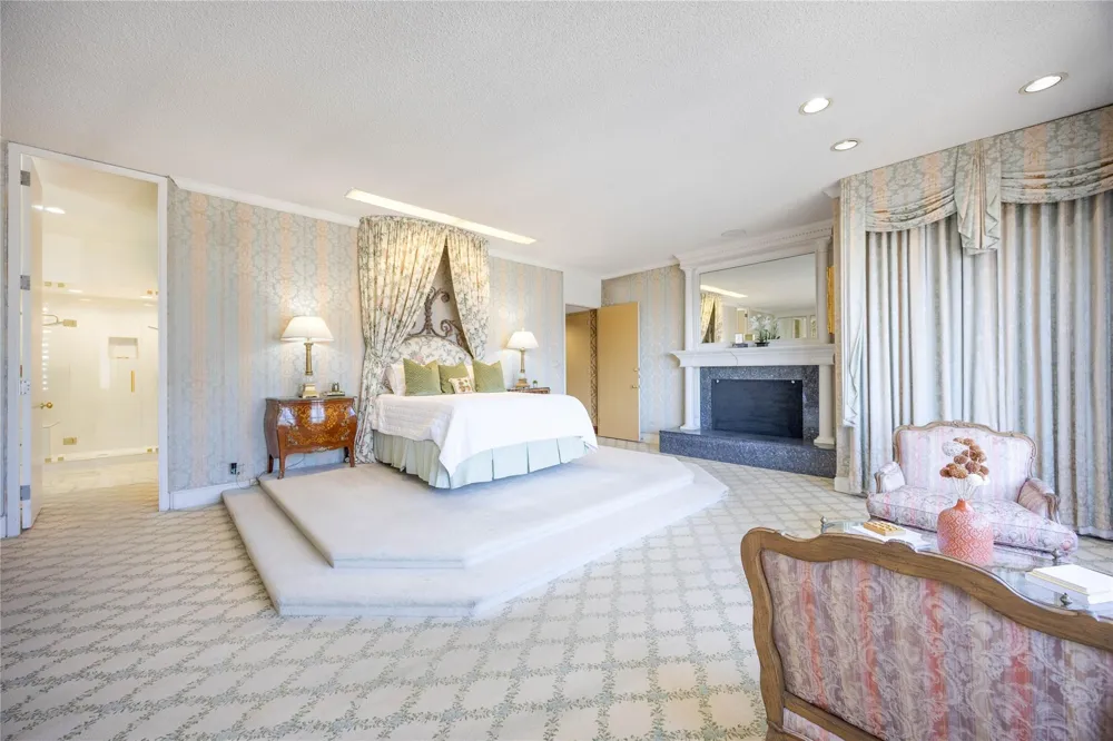 2016 Main Street #PH 6 Houston, TX 77002