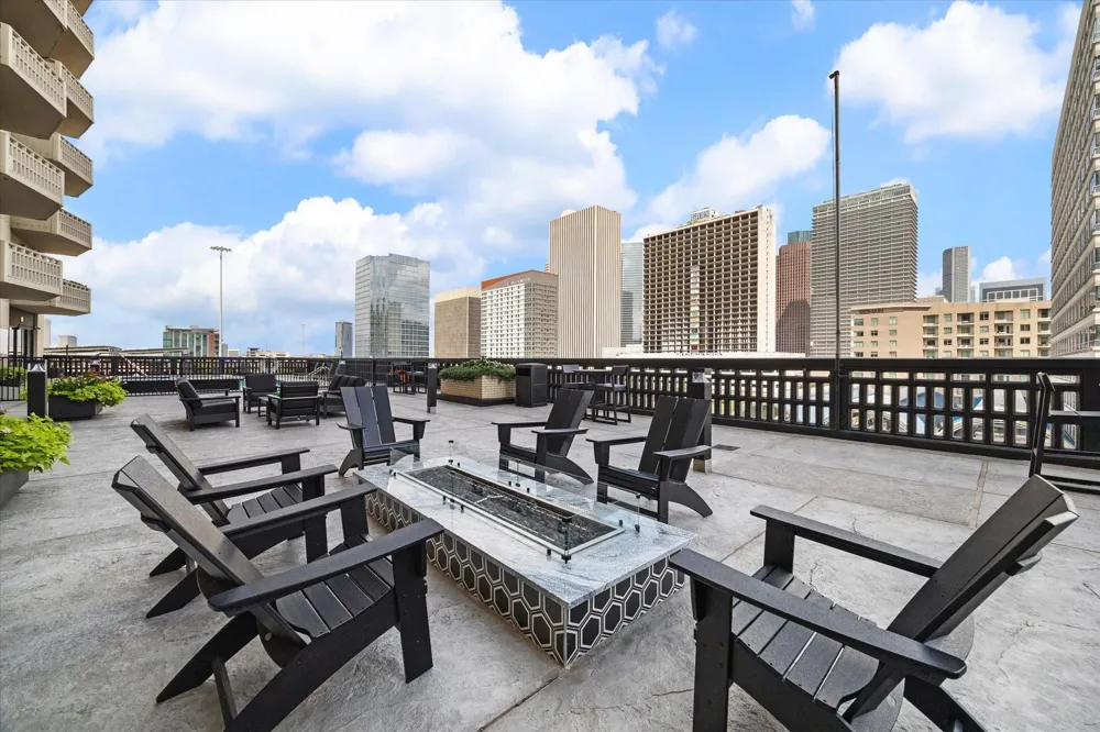 2016 Main Street #PH 6 Houston, TX 77002