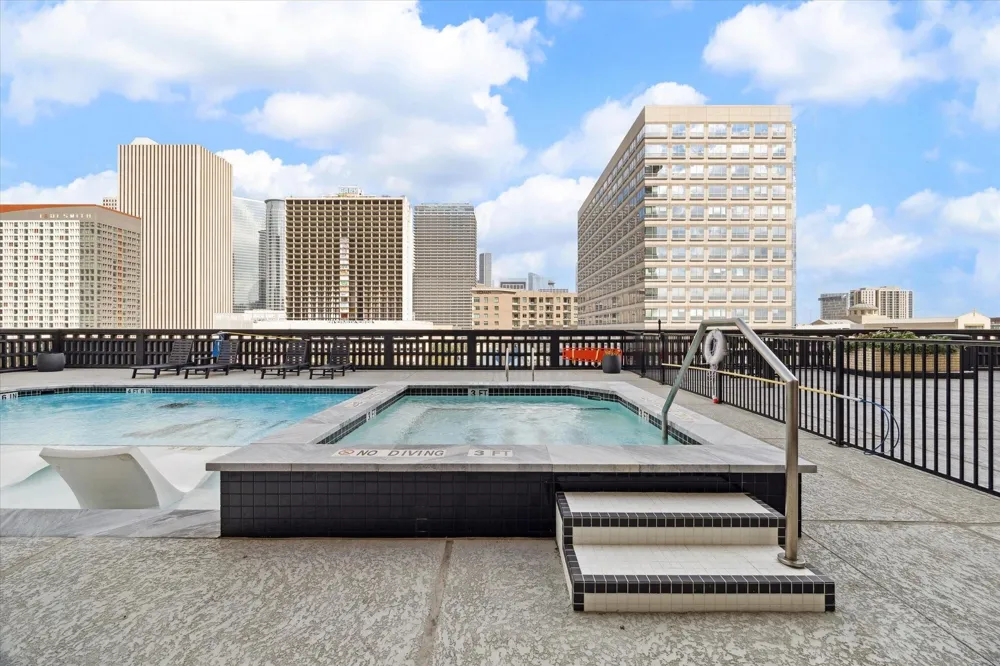 2016 Main Street #PH 6 Houston, TX 77002