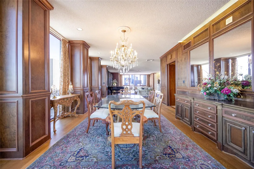 2016 Main Street #PH 6 Houston, TX 77002