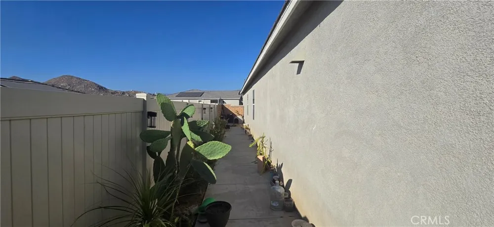 8221 Muir Lane Riverside, CA 92507