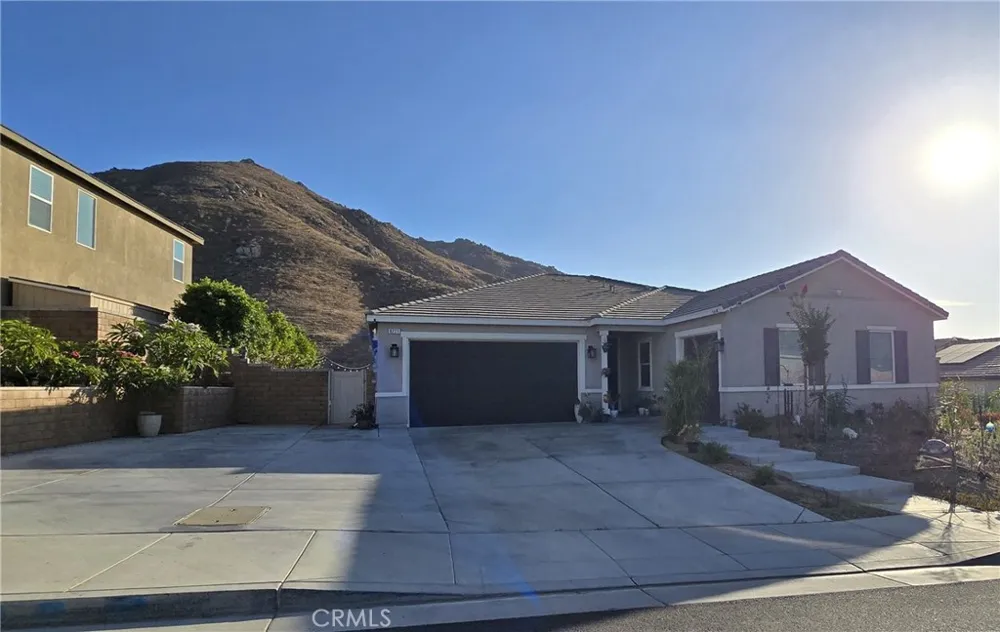 8221 Muir Lane Riverside, CA 92507