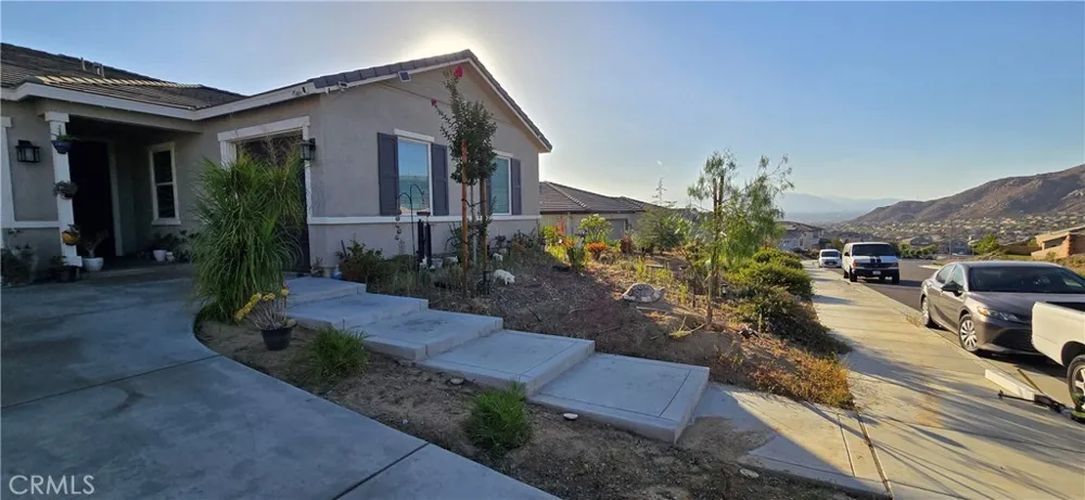 8221 Muir Lane Riverside, CA 92507