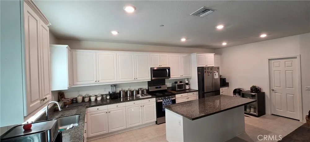 8221 Muir Lane Riverside, CA 92507