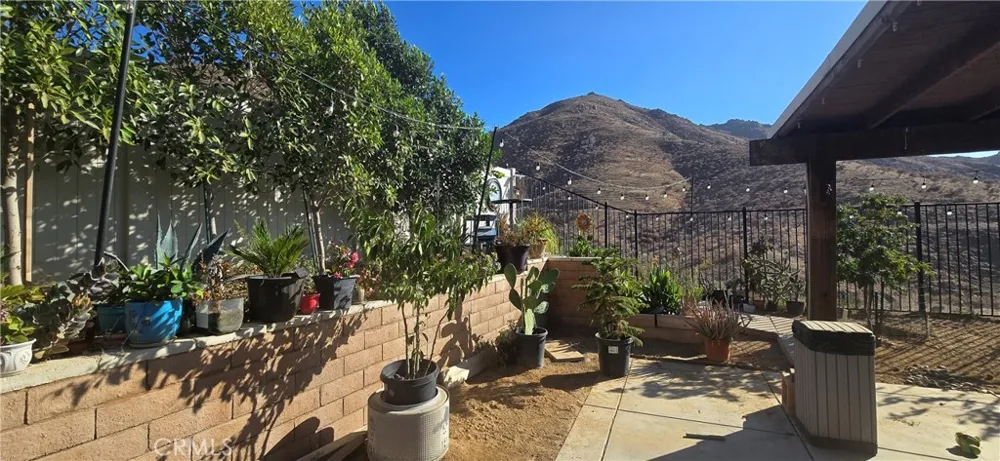 8221 Muir Lane Riverside, CA 92507