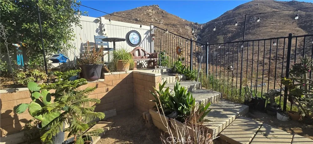 8221 Muir Lane Riverside, CA 92507