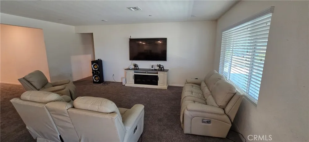 8221 Muir Lane Riverside, CA 92507