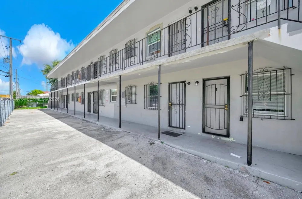 6901 NW 8th Ave #5 Miami, FL 33150