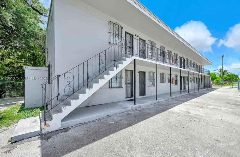 6901 NW 8th Ave #5 Miami, FL 33150