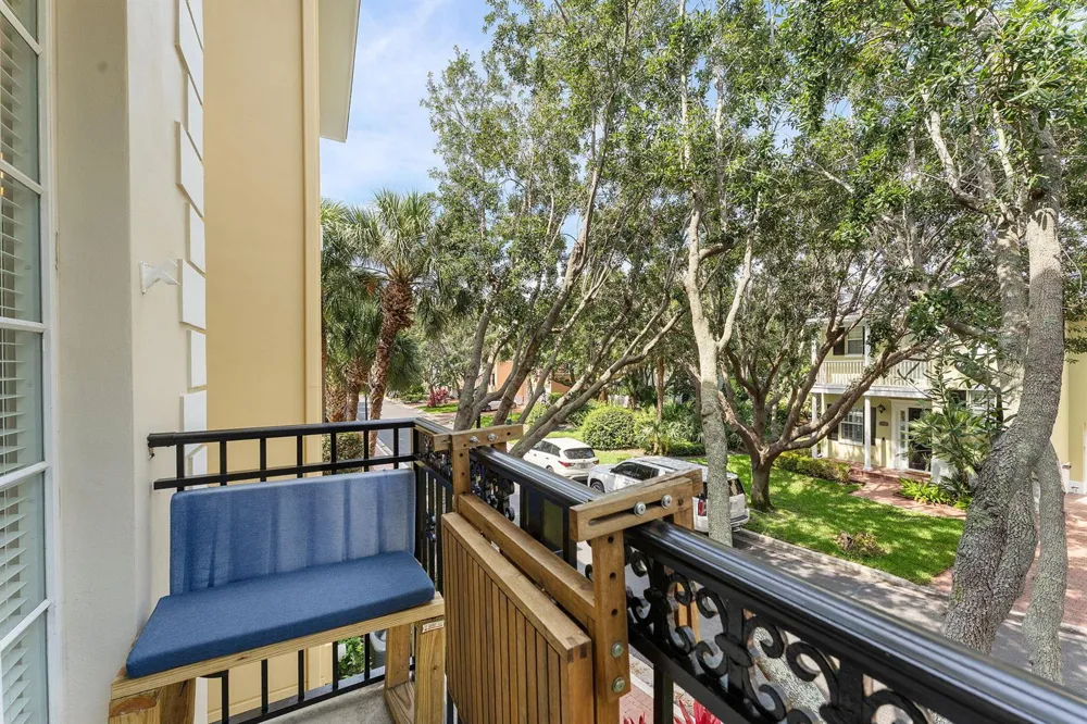 1035 W Heritage Club Circle Delray Beach, FL 33483