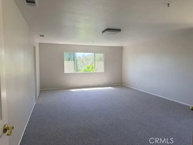 5732 Ridgemark Fontana, CA 92336