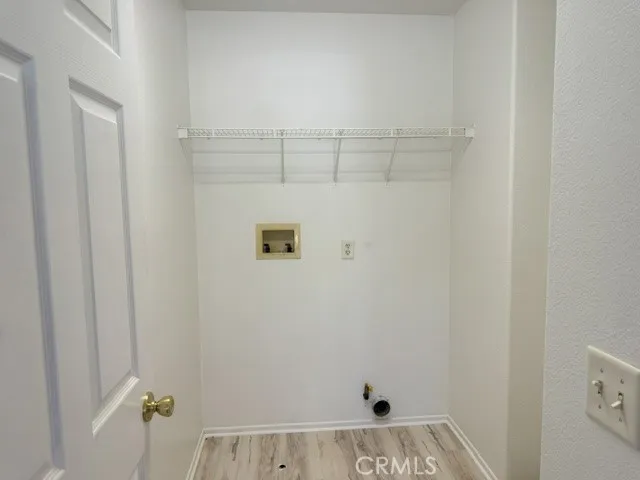 5732 Ridgemark Fontana, CA 92336