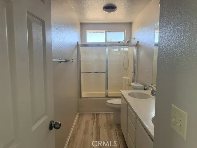 5732 Ridgemark Fontana, CA 92336
