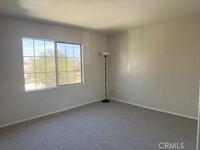 5732 Ridgemark Fontana, CA 92336