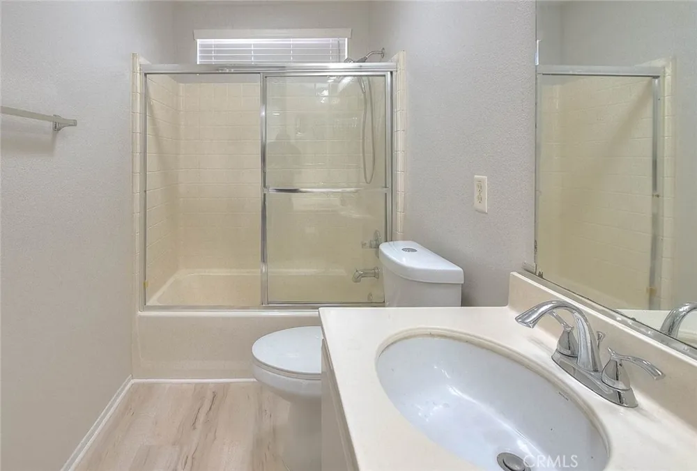 5732 Ridgemark Fontana, CA 92336