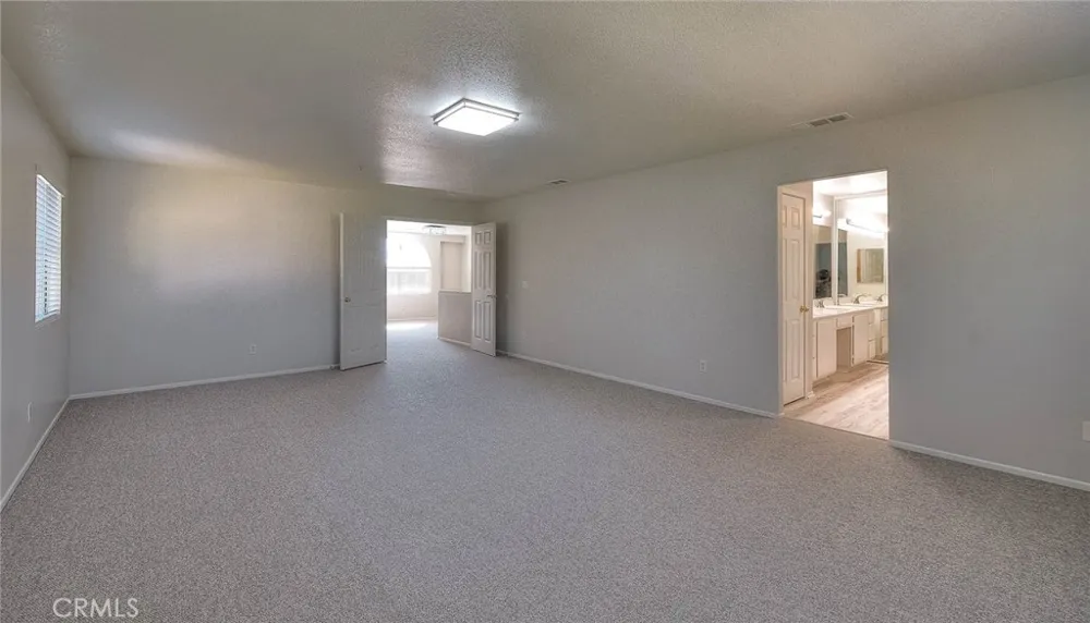 5732 Ridgemark Fontana, CA 92336