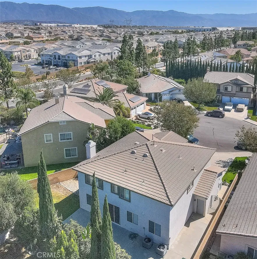 5732 Ridgemark Fontana, CA 92336