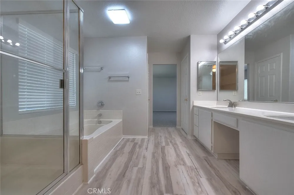 5732 Ridgemark Fontana, CA 92336