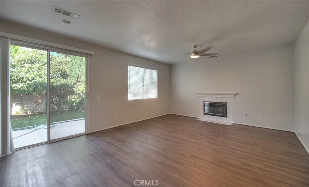 5732 Ridgemark Fontana, CA 92336