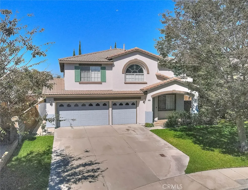 5732 Ridgemark Fontana, CA 92336